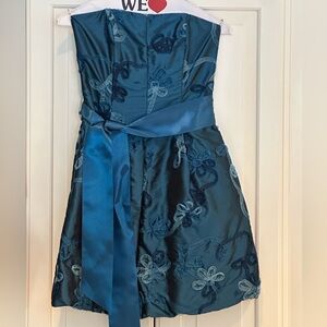Elegant Teal Strapless Dress with Floral Design